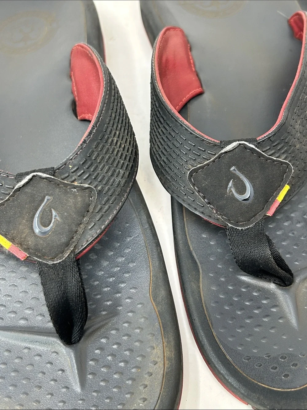 OluKai Men's Flip Flop Sandals Men’s Lifeguard Association Size 12/12.5